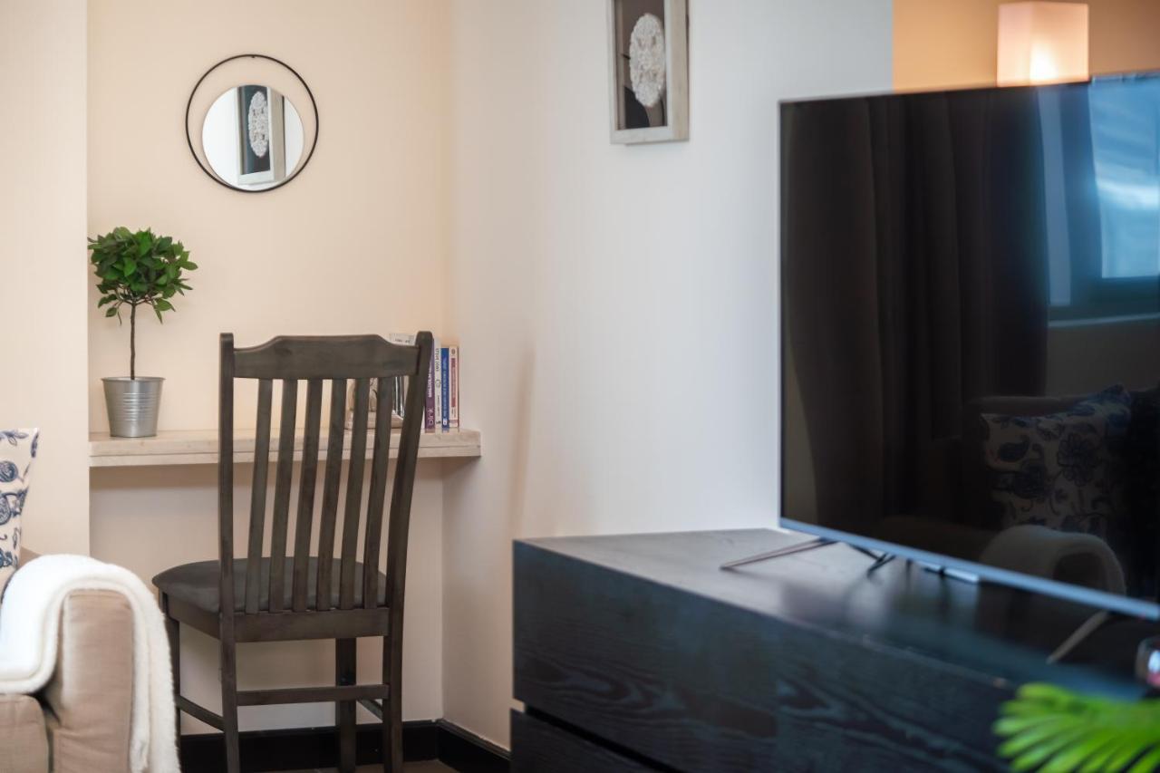 Apartament Higuests - Deiras Lucky Find, 5-Min To The Airport Dubaj Zewnętrze zdjęcie